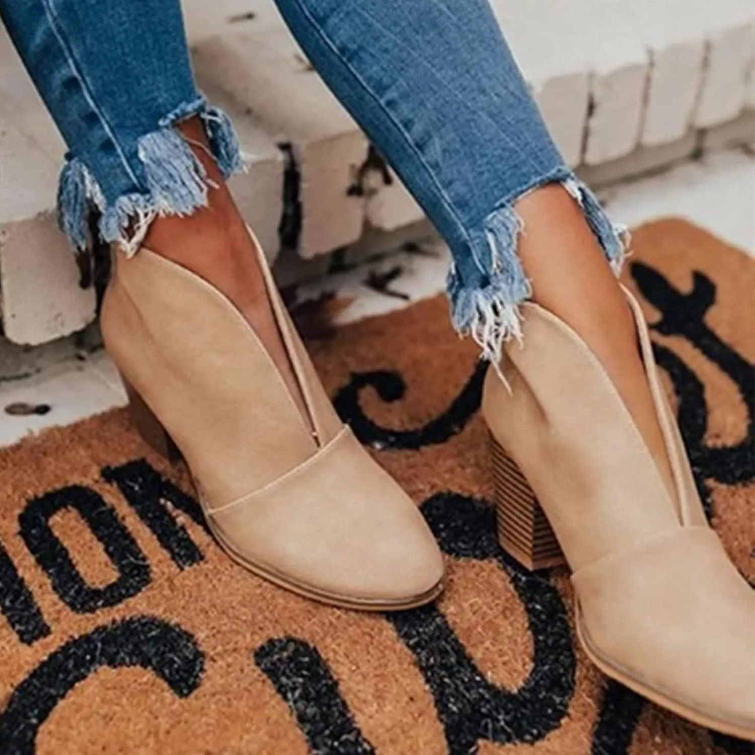 Arch Support Wedge Ankle Boots for Women V Cut Pull On Stacked Chunky Block Mid Heel Booties Comfy Walking Wide Width Orthopedic Short Boots for Women Winter Fall Party Dressy