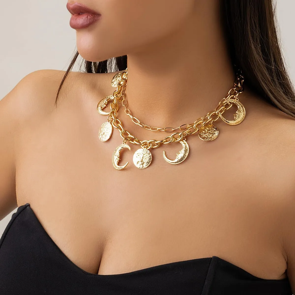 Charm Necklace for Women 14k Gold Plated Dainty Chunky Choker Gold Charms Necklaces for Women Trendy Pendant Choker Chain Shell Starfish Puka Beach Necklace for Teen Girls Summer Essentials