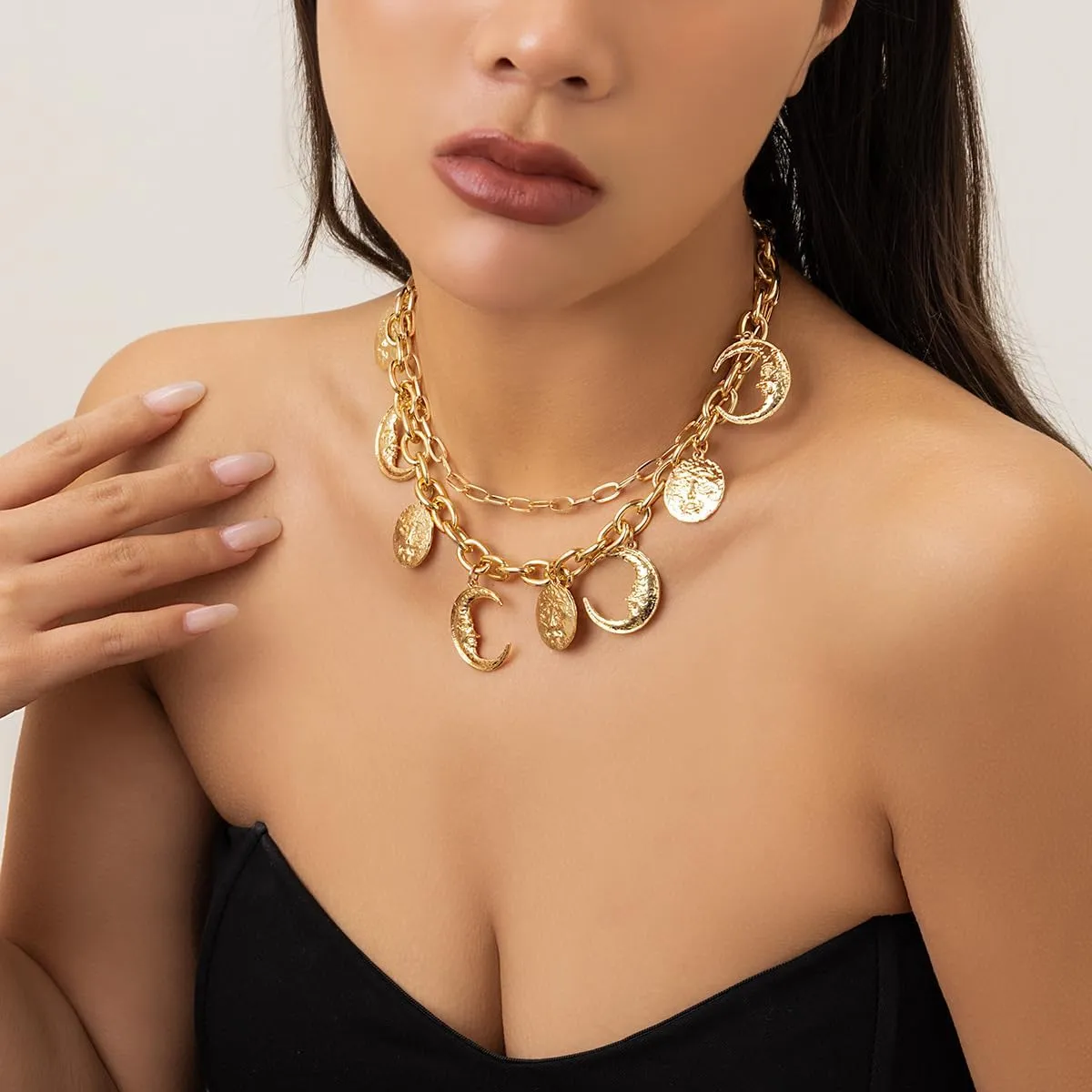 Charm Necklace for Women 14k Gold Plated Dainty Chunky Choker Gold Charms Necklaces for Women Trendy Pendant Choker Chain Shell Starfish Puka Beach Necklace for Teen Girls Summer Essentials