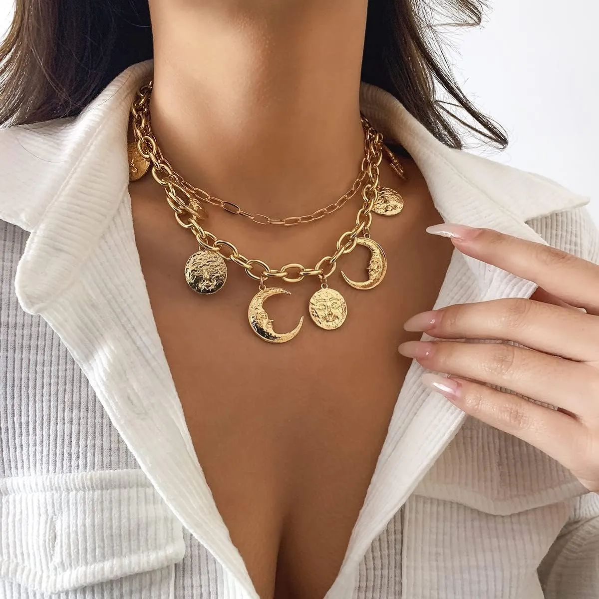 Charm Necklace for Women 14k Gold Plated Dainty Chunky Choker Gold Charms Necklaces for Women Trendy Pendant Choker Chain Shell Starfish Puka Beach Necklace for Teen Girls Summer Essentials