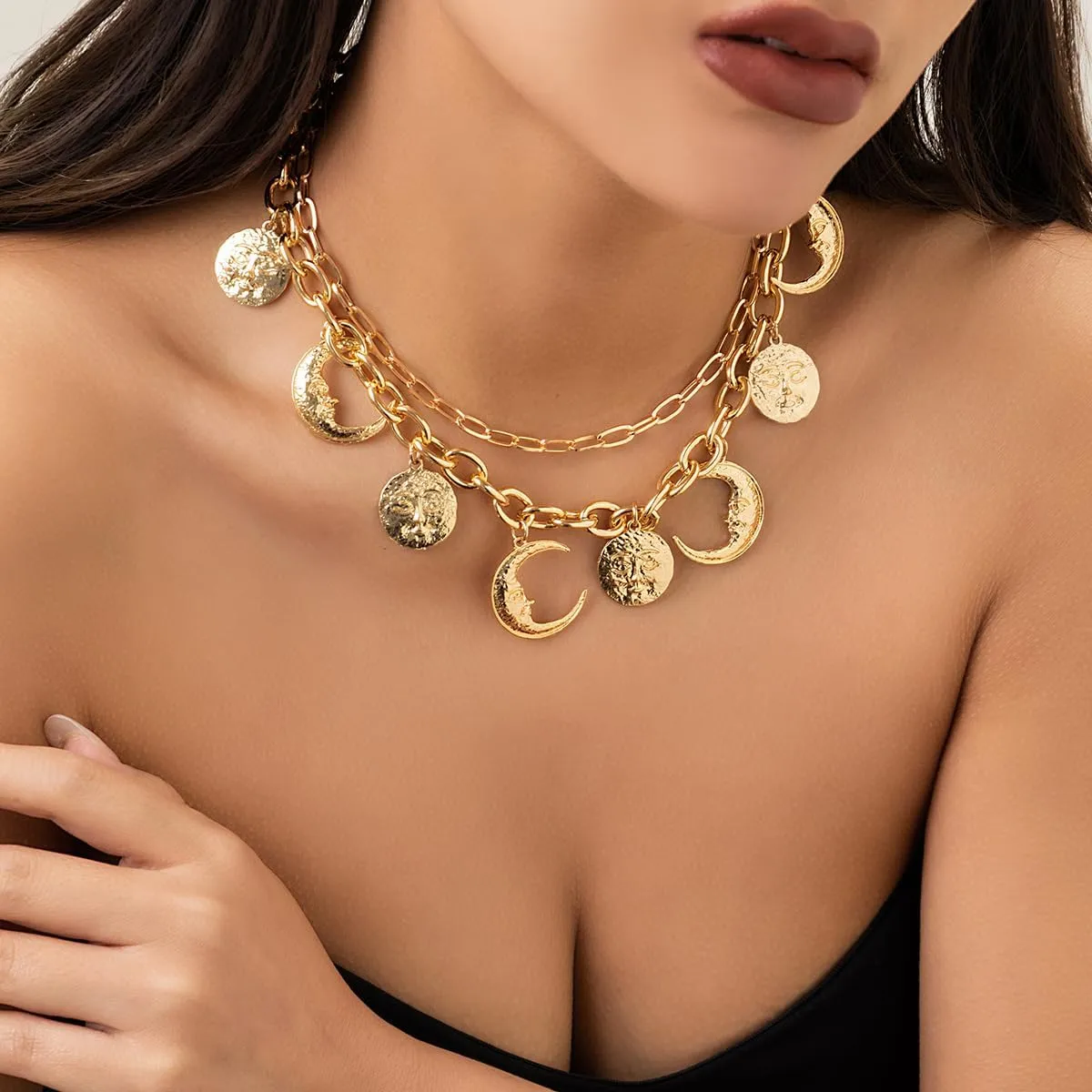 Charm Necklace for Women 14k Gold Plated Dainty Chunky Choker Gold Charms Necklaces for Women Trendy Pendant Choker Chain Shell Starfish Puka Beach Necklace for Teen Girls Summer Essentials