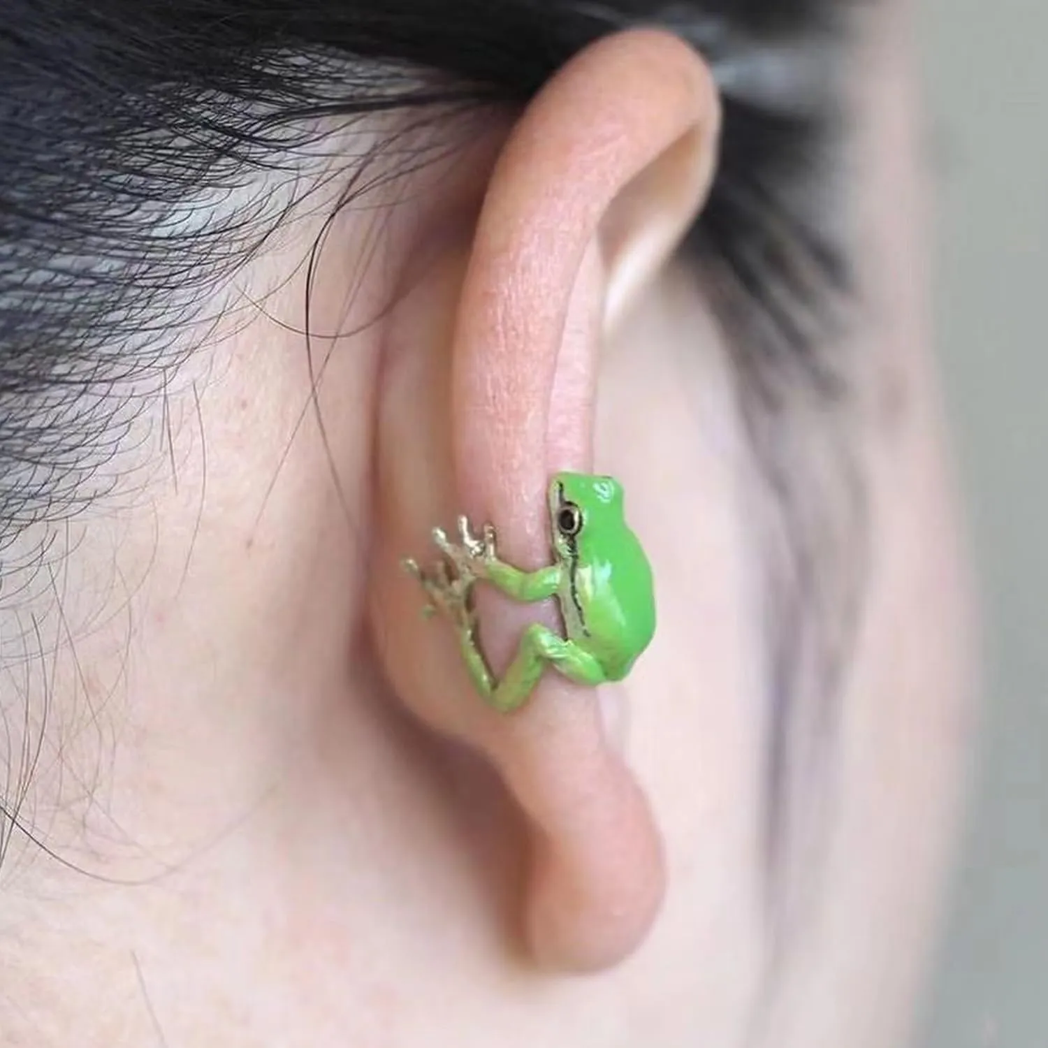 Cute Frog Ear Cuff Earrings for Women Green 3D Frog Earrings Vintage Frog Stud Earrings No Piercing Animal Earrings Birthday Jewelry Gifts for Women