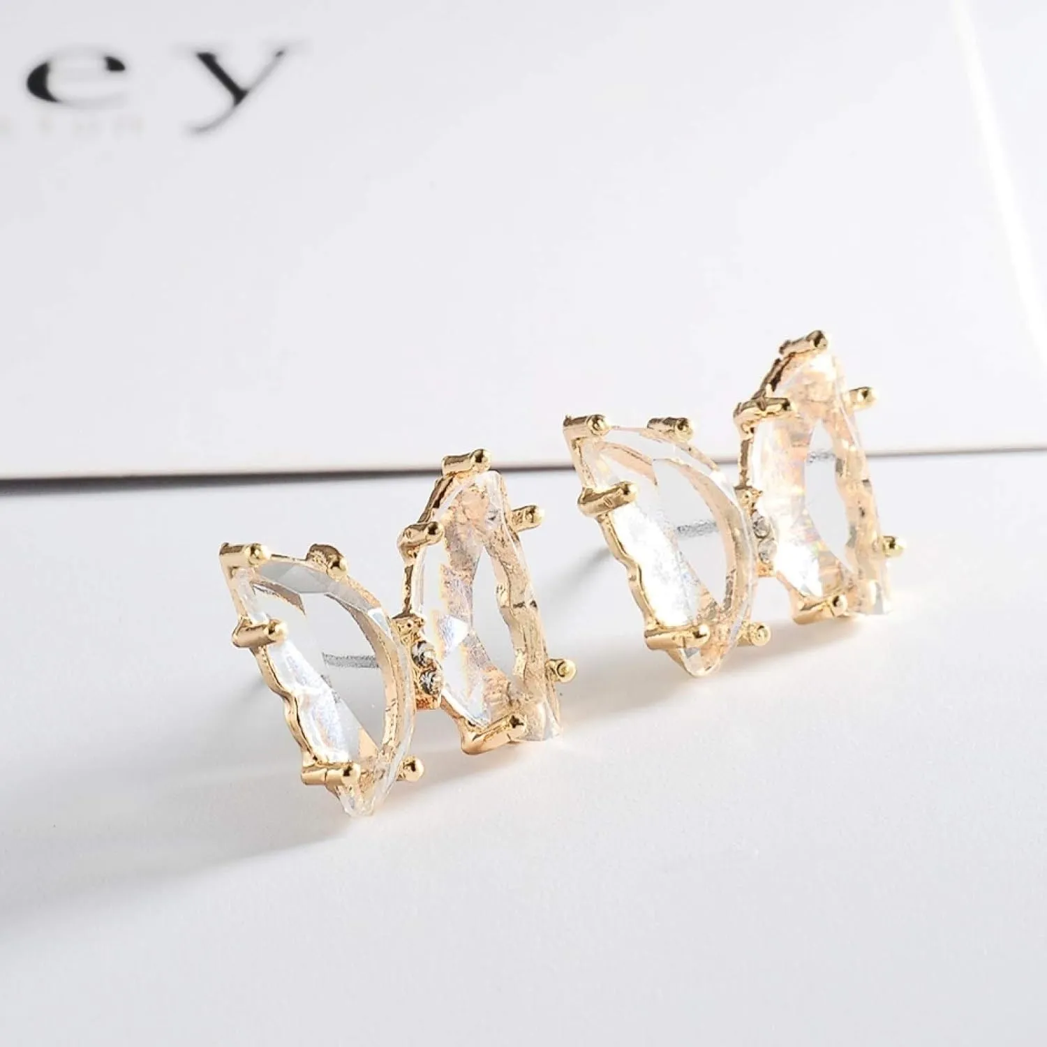 Earring Hoop Stud Drop & Dangle, Transparent Butterfly Ear Stud Simple Faux Crystal Earring Women Eardrop Jewelry for Women Teen Girls Birthday Christmas Friends Gift