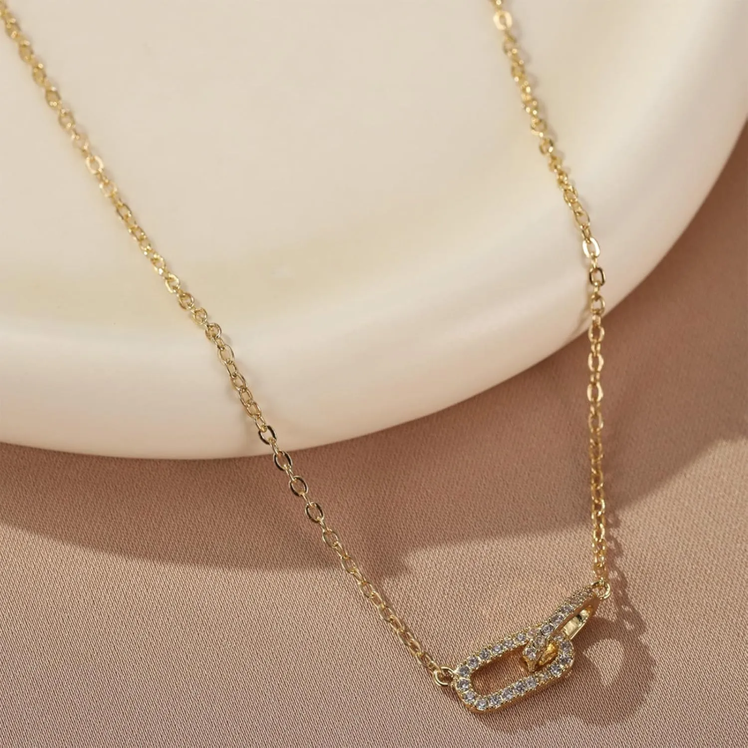 Safety Pin Necklace for Women Silver Choker Necklace Safety Pins With Charms Clip Drop Necklace Gold Paperclip Chain Necklace Minimalist Dainty Jewelry Gifts Gold