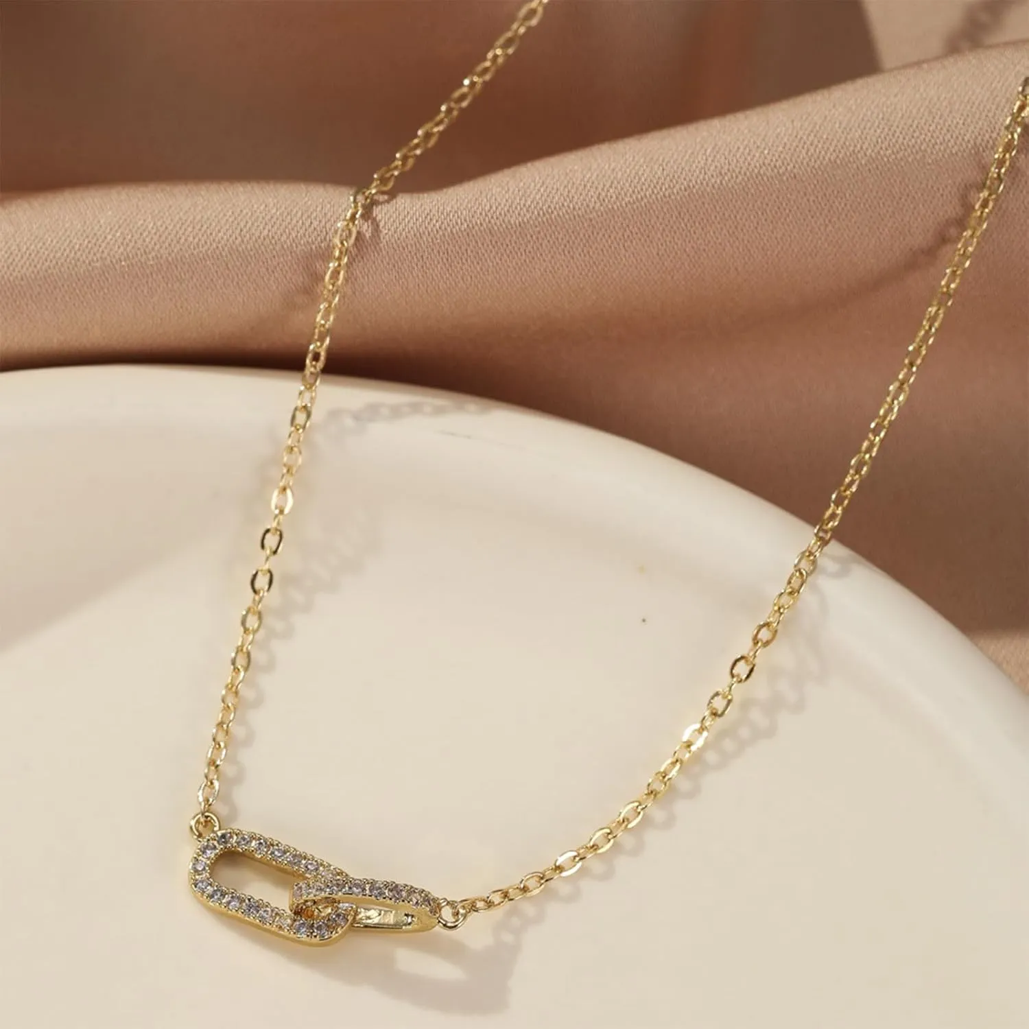 Safety Pin Necklace for Women Silver Choker Necklace Safety Pins With Charms Clip Drop Necklace Gold Paperclip Chain Necklace Minimalist Dainty Jewelry Gifts Gold