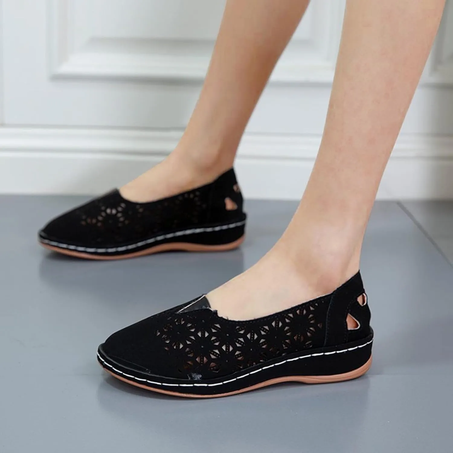 Womens Flat Sandals Slip on Platform Wedge Sandals Hollow Out Breathable Loafers, Wide Closed Toe Flat Wedges Non-Slip Orthopedic Shoes Beach Outdoor Walking Slippers