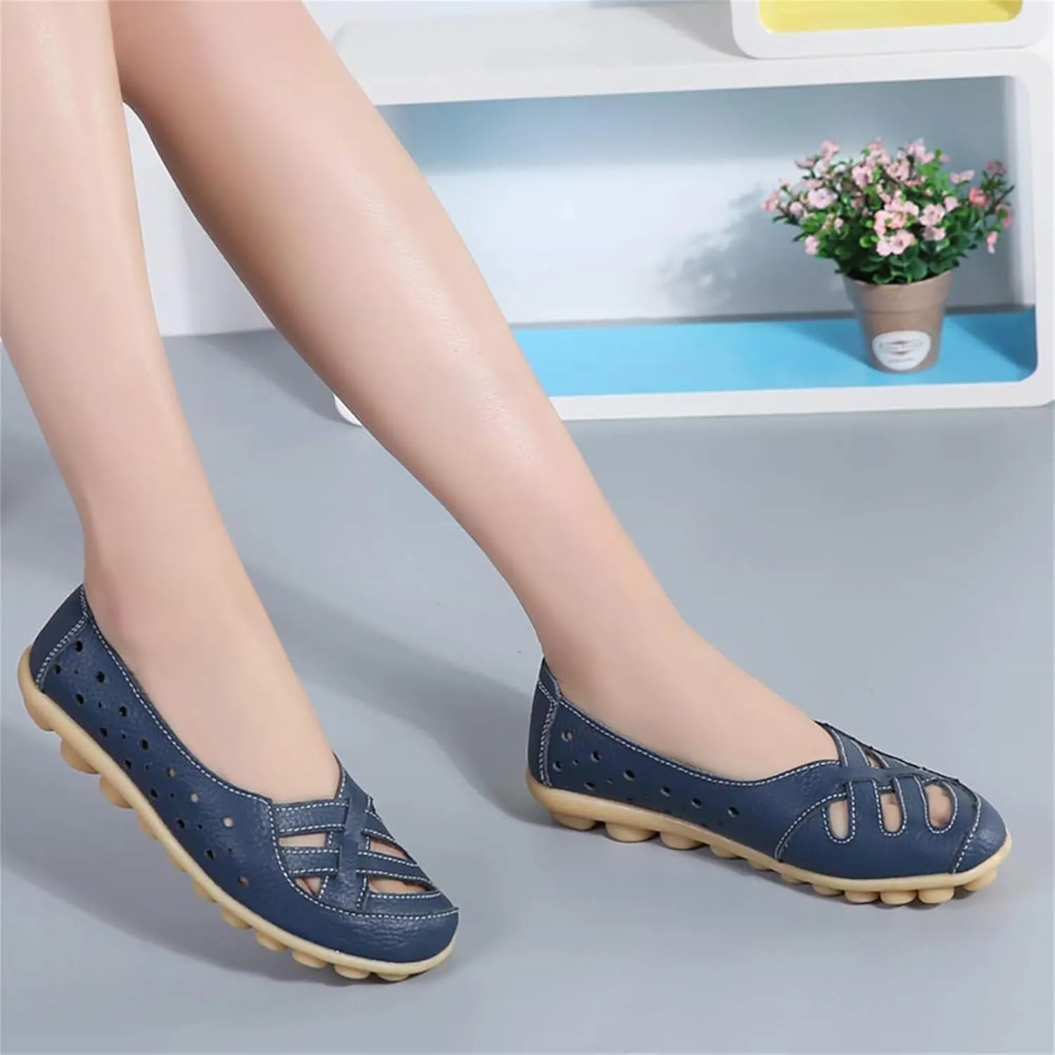 Women's Leather Sandals Loafers Slip-Ons Flats Sandals Casual Walking Cutout Breathable Shoes
